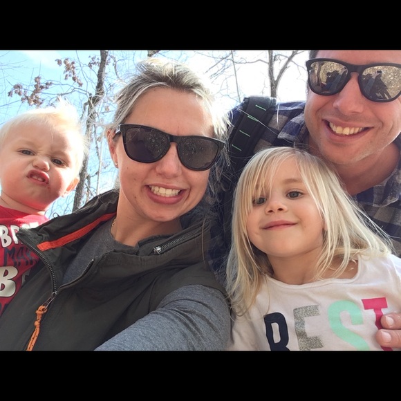 Meet your Posher, Lauren - Picture 1 of 1